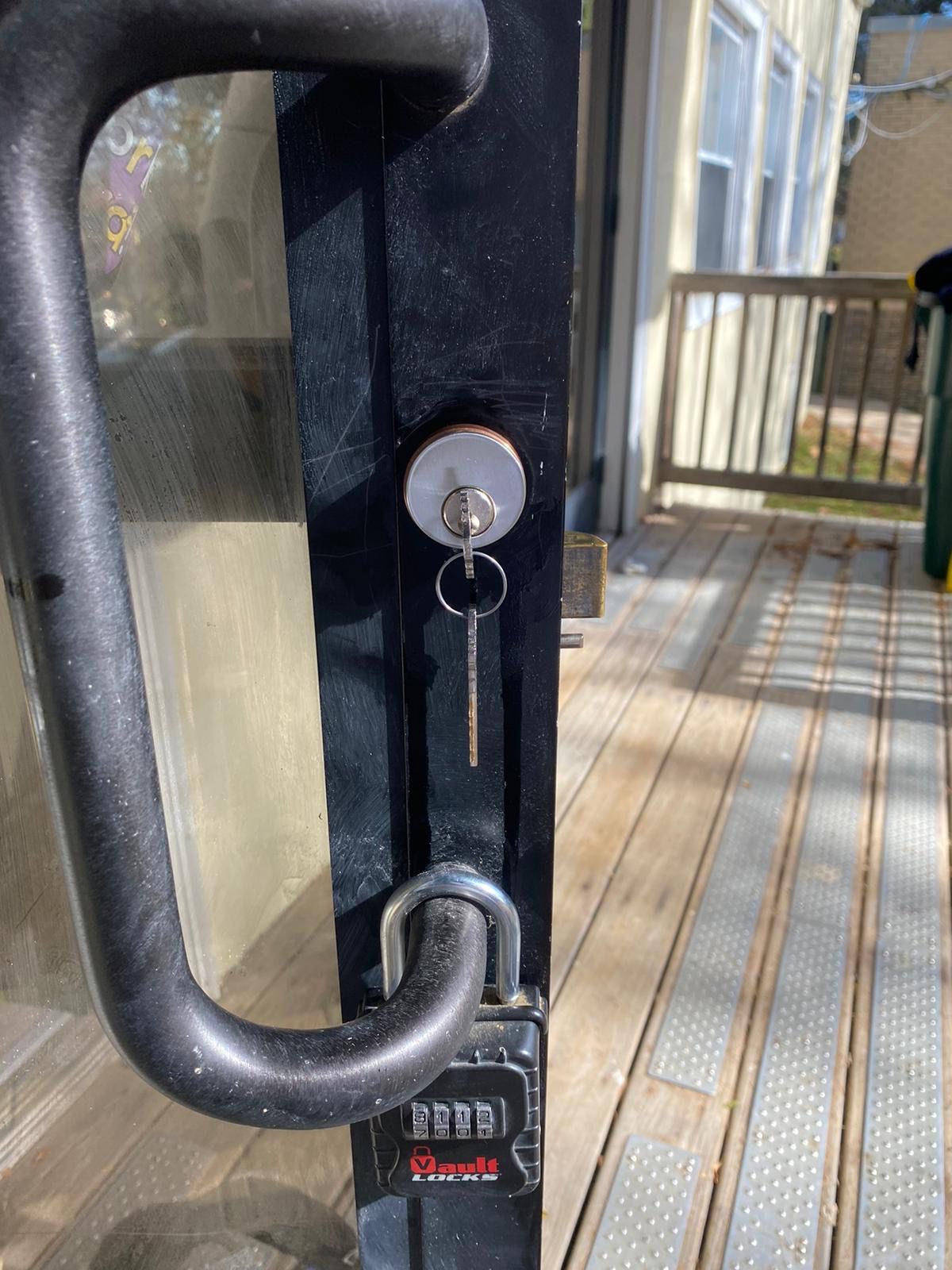 COMMERCIAL LOCKSMITH